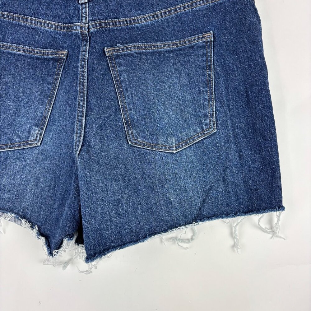 Universal Thread Vintage Midi Shorts Womens Size 12/31R Blue Denim Mid-Rise Dist - Picture 10 of 11